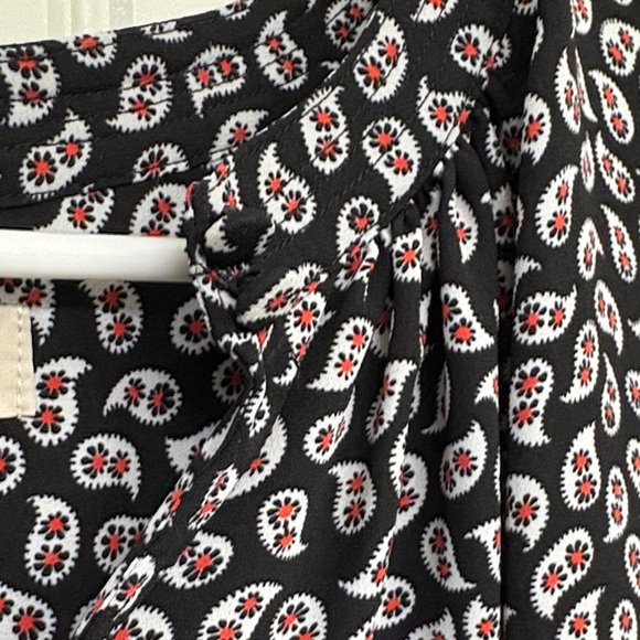 LOFT Black and White Printed Blouse - Picture 5 of 12